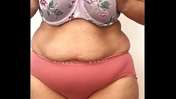 Menggoda, Wanita India Melepas Gaun Formal Hingga Tersisa Lingerie Seksi
