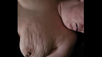 Ejakulasi Di Wajah Ibu Tiri Yang Menggoda