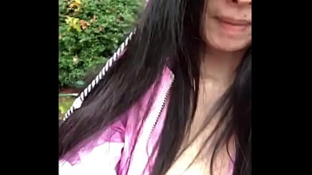 Gadis Asia Bugil Telanjang Di Tengah Hujan Deras