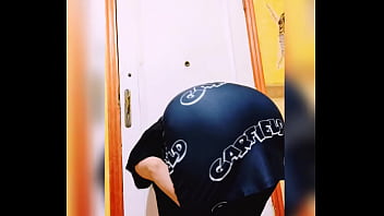 Rutin Seksi Gadis Berhijab Arab Dengan Bokong Besar Yang Menggoda (video Pertama)