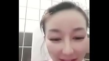 Gadis Asia Menggoda Tukang Pijat Dengan Adegan Panas Langsung