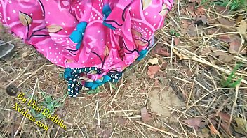 गर्म देसी भाभी का जंगल में जंगली चुदाई का मज़ा