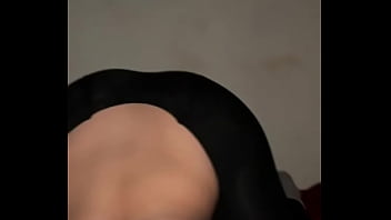 Gadis Arab Berhijab Berubah Jadi Pelacur Anal, Membuka Lebar Pantat Besarnya Yang Menggoda