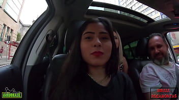 Izabela Pimenta E Binho Ted Pegam Fogo No Carro Ao Lado Da Praça Da Sé, Em São Paulo, Tirando Toda A Roupa Com Tesão
