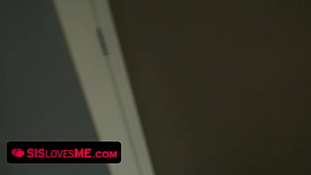Kakak Tiriku Yang Mesum Dan Temannya Bergantian Menghamili Adik Tiriku Yang Seksi