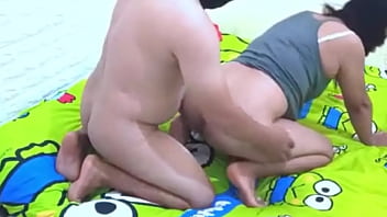 Guru Seksi Dari Bandung Dengan Tubuh Mulus Yang Bikin Panas