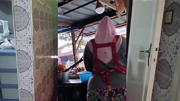 Milf Indonesia Berjilbab Montok Dan Menggoda