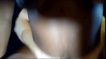 Sesi Panas Di Kat’s Playhouse: Tontin Aku, Cewek Hitam Seksi, Ditiduri Pria Bule Live Untuk Para Penonton Yang Horny