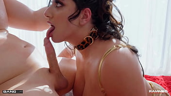 Sarah Arab Tunduk Dihardik Kontol Ganas