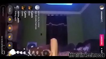 Menggoyang Panggung Dengan Suara Serakmu Yang Menggoda