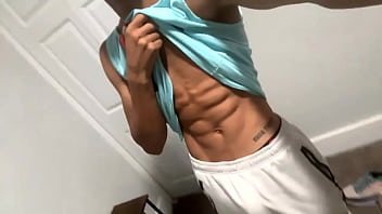 Mau Ikut Ke Gym Bareng? Bisa Kita Olahraga Panas-panas Dulu Sebelum Angkat Beban.