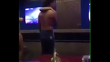 掃不掉的騷貨！中國再爆淫亂ktv 男女激戰「3p濕身趴」鹹濕照全流出