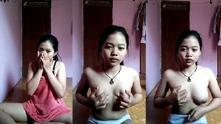 Gadis Habis Mandi, Payudara Montoknya Diremas