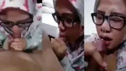 Jilbab Berkacamata Dibasahi Sperma Di Wajahnya