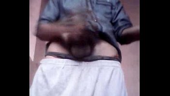 Pria India Dengan Kejantanan Yang Menggoda