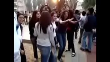 Gadis-gadis Kampus India Yang Menggoda