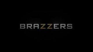 Gadis Nakal Di Sauna: Nikmati Diskon Eksklusif Di Situs Resmi Egypt/brazzers Dengan Kode Xvpromo