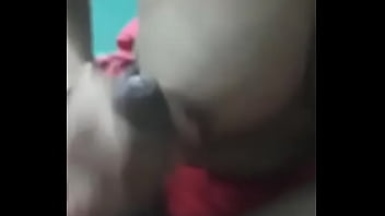 Istri Desi Menggenggam Dan Mengocok Batang Keras Suaminya