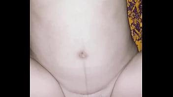 Janda Bergaun Kuning Menggelegak Rindu Pada Batang Kejantanan