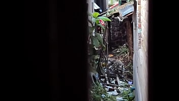 Desi Mengencingi Dan Buang Air Kecil 3.avi