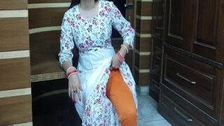 Bhabhi Genit Menggoda Dengan Aksi Telanjang Dan Kata-kata Mesum Di Video Panas