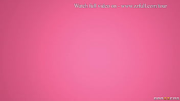 Sulit Ditelan – Chloe Surreal / Brazzers / Streaming Lengkap Di Www.zzfull.com/tour