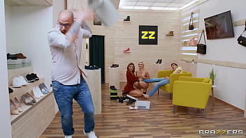 Tiga Badan Bergairah Dengan Fetish Kaki / Nikmati Versi Lengkapnya Di Brazzers
