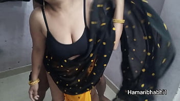 Menggoda Bhabhi India, Saree Dibuka Untuk Aksi Mesum Yang Liar