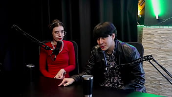 Curtia Se Exibir Bem Novinha, A Pandemia Empurrou Mulheres Pro Pornô, Ela Contou Pra Mãe, E Quando Vendeu Seu Primeiro Nude… – Yastrixx & Dixon (watch On: Sheer/red)