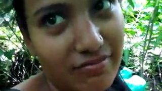 Gadis Manis Dan Kekasihnya Berpetualang Liar Di Hutan Belantara