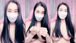 Montok Payudara Bulat Dengan Puting Merah Jambu Yang Menggoda