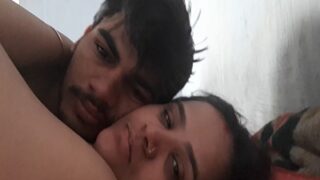 Pasangan Bihari Mesra Dalam Video Panas Mms Yang Menggoda