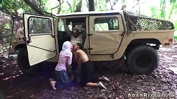 Goyangan Pantat Besar Arab Dan Rayuan Hot Milf Di Rumah Kedua Yang Menggoda