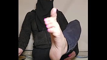 Koleksi Erotis Kaki Seksi Mia, Ibu Rumah Tangga Arab Berbalut Niqab