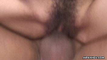 Lidah Basah Dan Penis Keras Merangsang Lubang Merah Muda Yang Lembap