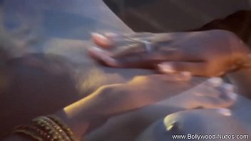 Gadis India Seksi Menggoda Dengan Rayuan Memabukkan