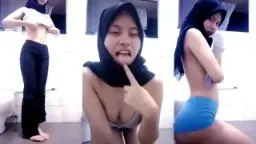 Gadis Berjilbab Mulus Menggoda, Bergairah Membara