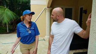 Gadis Kolam Renang Milf Hot Lauren Phillips Dan Jmac: Aksi Panas Di Reality Kings