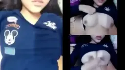 Gadis Muda Berdarah Tionghoa Pamer Payudara Montok