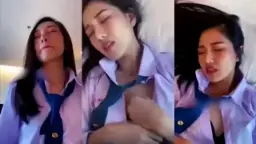 Gadis Smp Genjot Sugar Daddy Dengan Seragam Sekolah Yang Menggoda