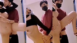 Gairah Membara Di Kamar Mandi Kantor: Aksi Panas Dengan Rekan Kerja