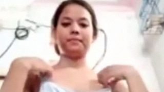 Video Cewek Guwahati Telanjang Dada Dan Buka Bra