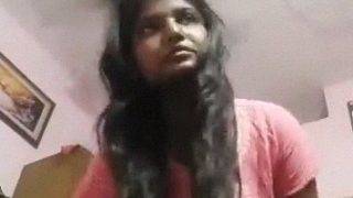 Video Gadis Hyderabad Melepas Salwar Kameez Dengan Gerakan Menggoda