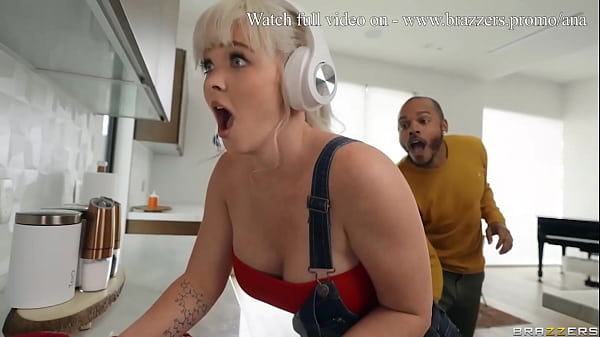 Pacar Perempuanku Yang Besar Suka Anal!! – Kay Carter, Delilah Day / Brazzers / Streaming Lengkap Dari Www.brazzers.promo/ana