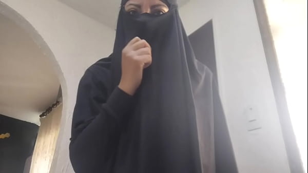 Milf Arab Mengocok Memek Basah Sampai Muncrat Orgasme Kasar Di Webcam, Pakai Niqab Dan Hijab Xxx