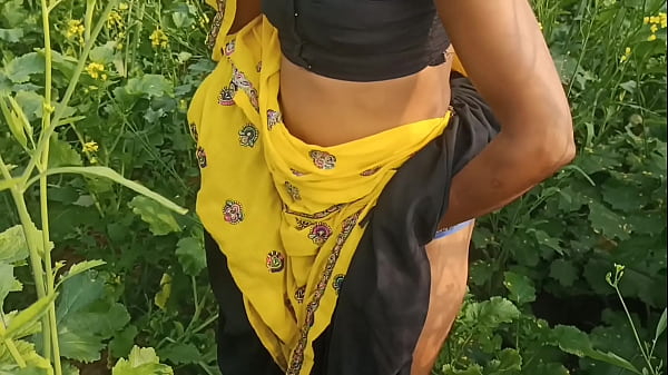 ममता को सरसों के खेत में उसके पति ने मौका देखकर जबरदस्त चोदा, खुली हवा में साफ हिंदी आवाज़