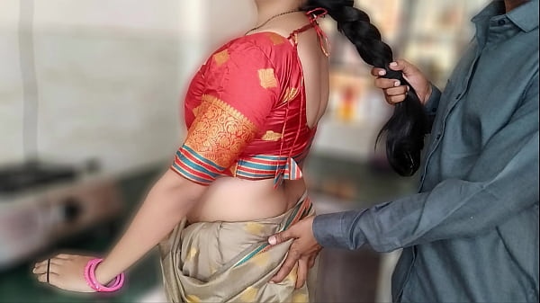 गांव की मसालेदार भाभी ने किचन में पहली बार देवर के साथ जंगली सेक्स किया, देसी बेब की तंग चूत का वीडियो वायरल हो गया
