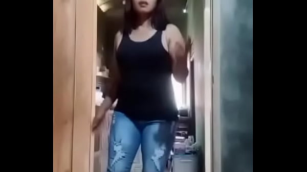 Gadis Indonesia Menggoda Di Balik Pintu Dapur