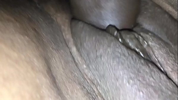 Gadis India Yang Menggoda Dengan Lekuk Tubuh Yang Memikat