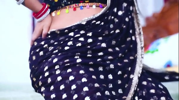 Payudara Montok Bhabhi India Digoyang Saat Masak – Adegan Panas Desi